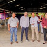 Daniel Cortina respalda a productores de miel en la zona norte