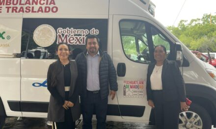 Ixhuatlán de Madero recibe ambulancia equipada donada por Pemex 