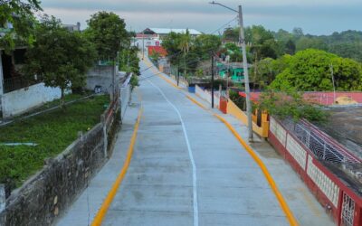 Gobierno de Tuxpan inaugura 2 obras de pavimentación con concreto hidráulico y otra de guarniciones y banquetas.