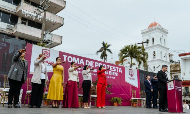 Daniel Cortina Martínez toma protesta como presidente municipal de Tuxpan para el periodo 2026–2029