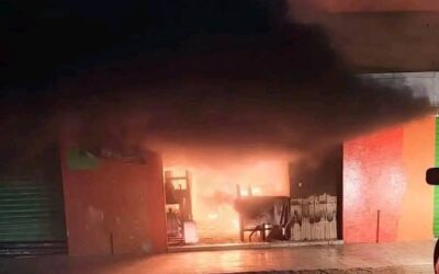 Álamo: Incendio consume por completo local de comida en el Mercado «Miguel Hidalgo»
