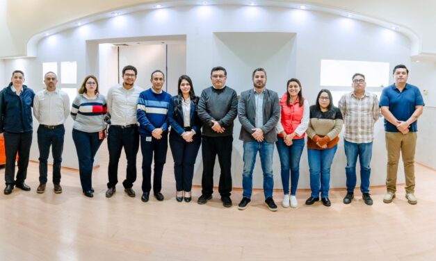 Puertas abiertas a la ciudadanía y coordinación con la CFE para llevar luz a Tuxpan