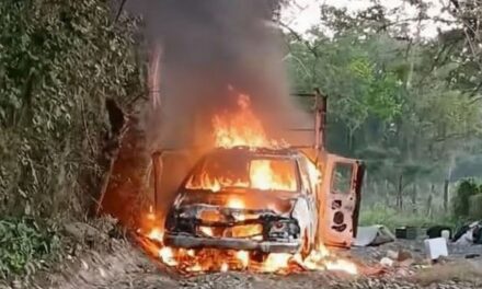 Se incendia camioneta en Chicontepec